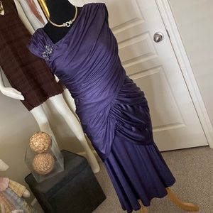 Gorgeous dinner in a smashing Tadashi shirred dress!